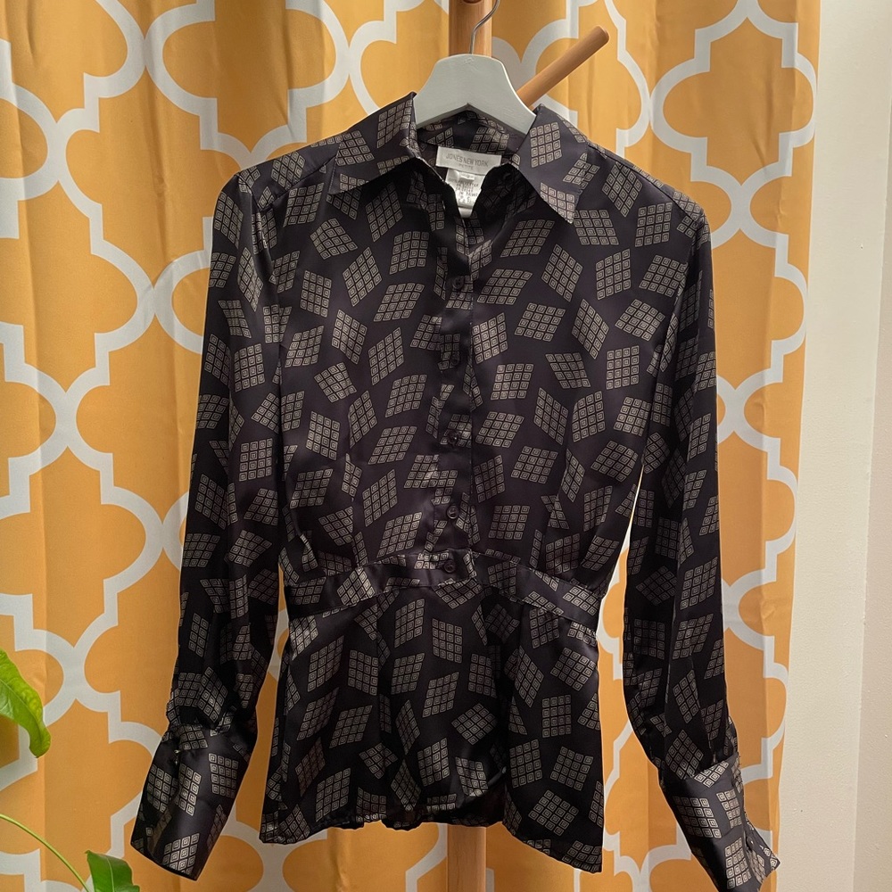 Chic Patterned Blouse